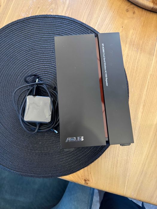 Усилитель Wi-Fi сигнала (репитер) ASUS RP-AC68U Dual Band AC1900