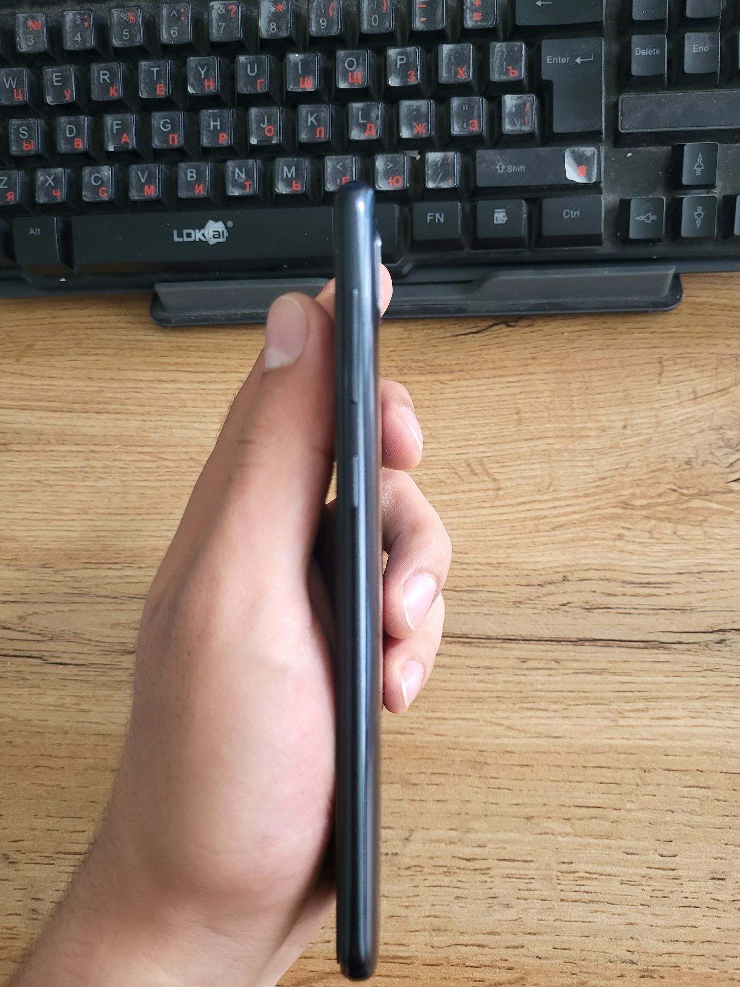 Продам Samsung A30