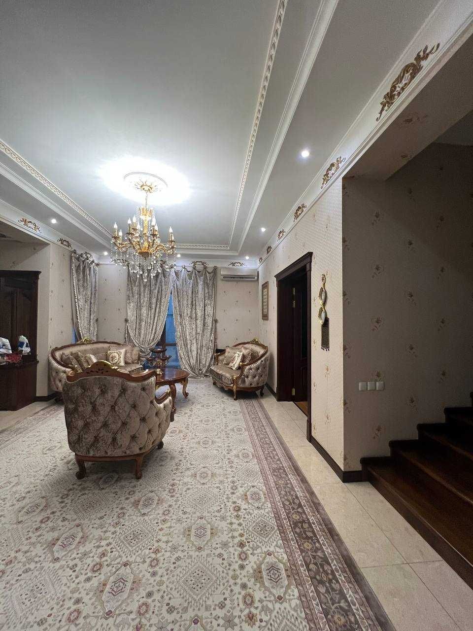 Улица Хирмонтепа(Никитина).Продам отличный 2 этажный дом на 6 сотках.