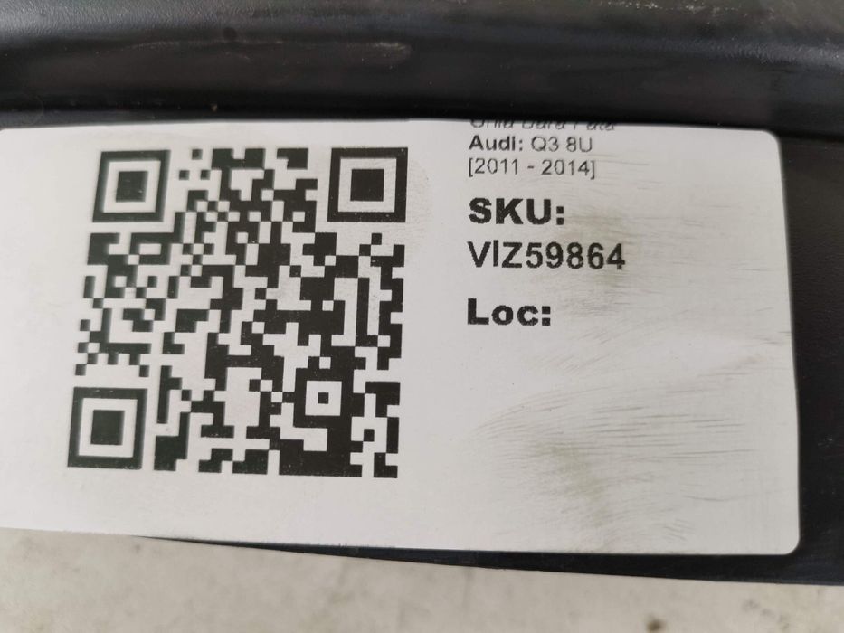 Ауди Q3 / Audi Q3 [ - ] Оригинална предна решетка (дясна страна) в доб