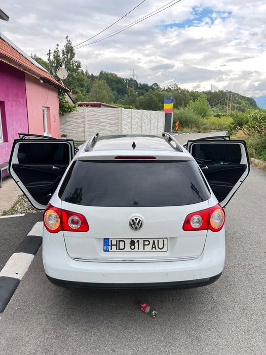 Vând passat b6 2010 în stare bună
