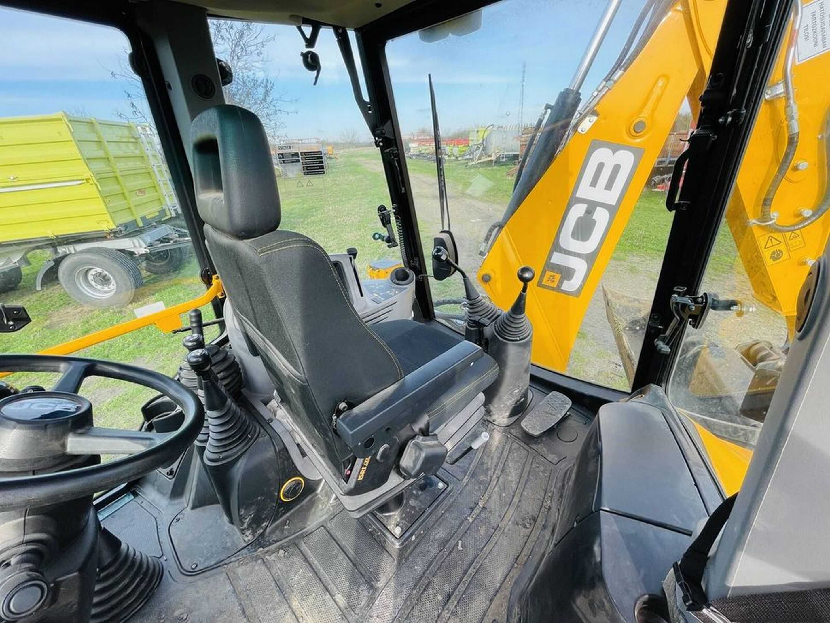 Buldoescavator Jcb 3CX - PROBA - Cupe Diverse