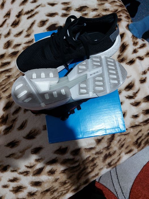 Adidas boost, mărimea 45