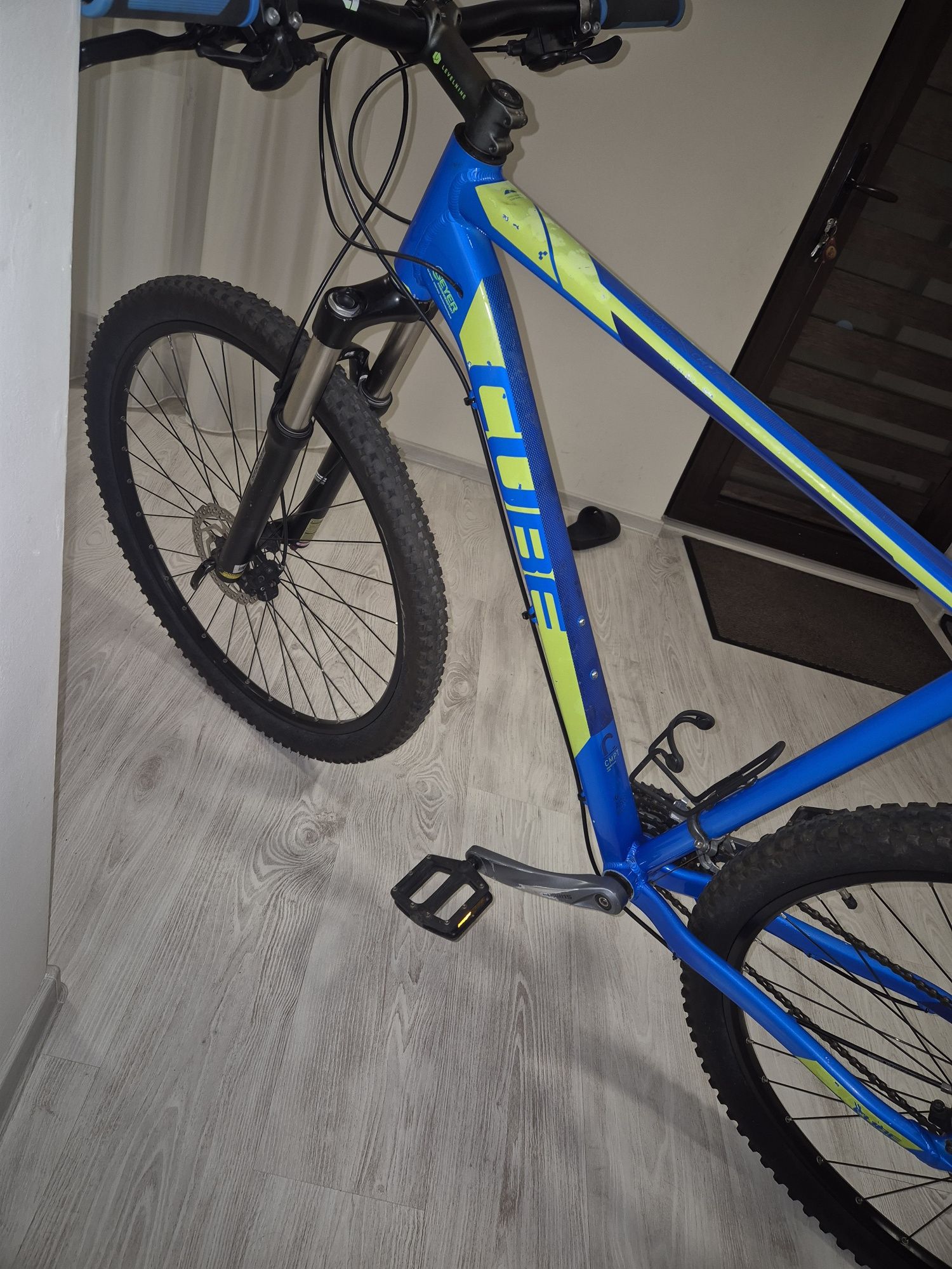 Bicicleta CUBE,roti 29,furca aer,frane hidraulice,full Shimano DEORE