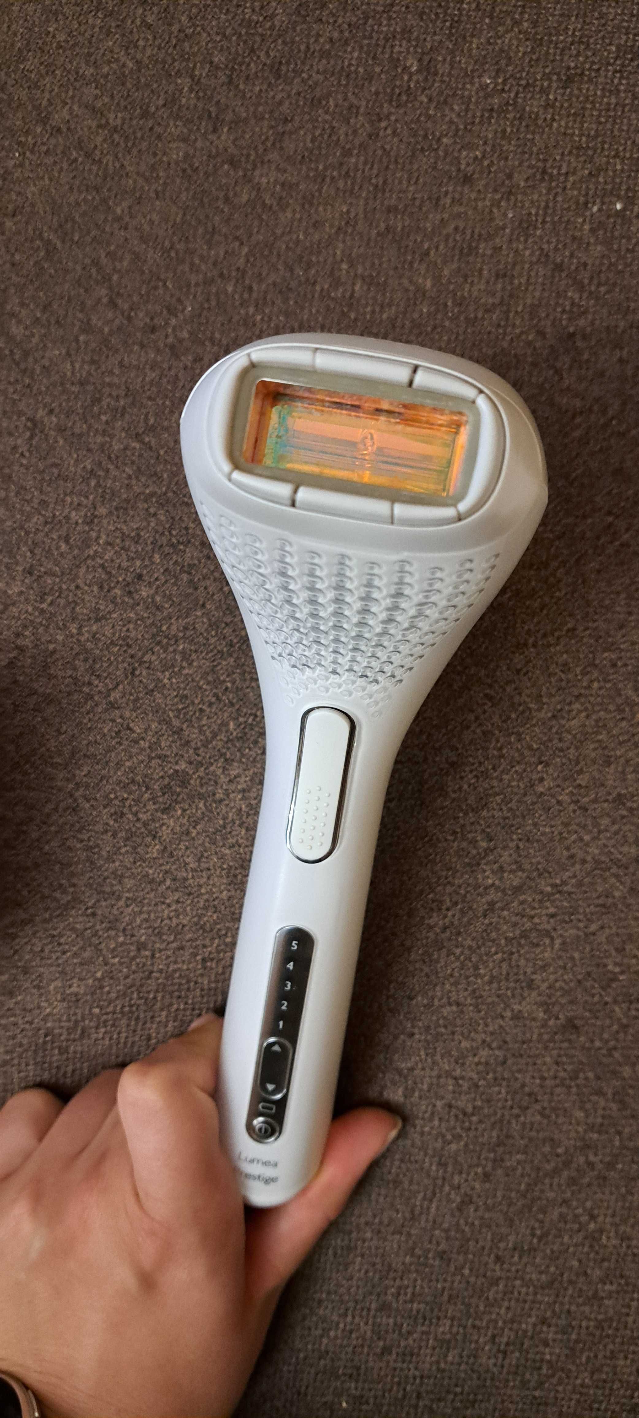 Фотоепилатор Philips Lumea IPL SC2009/00