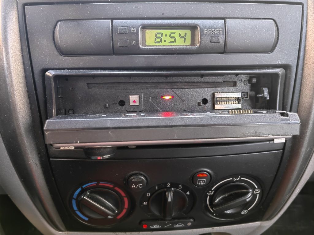 Авто сд mp3 LG srs автокасетофон + дистанционно