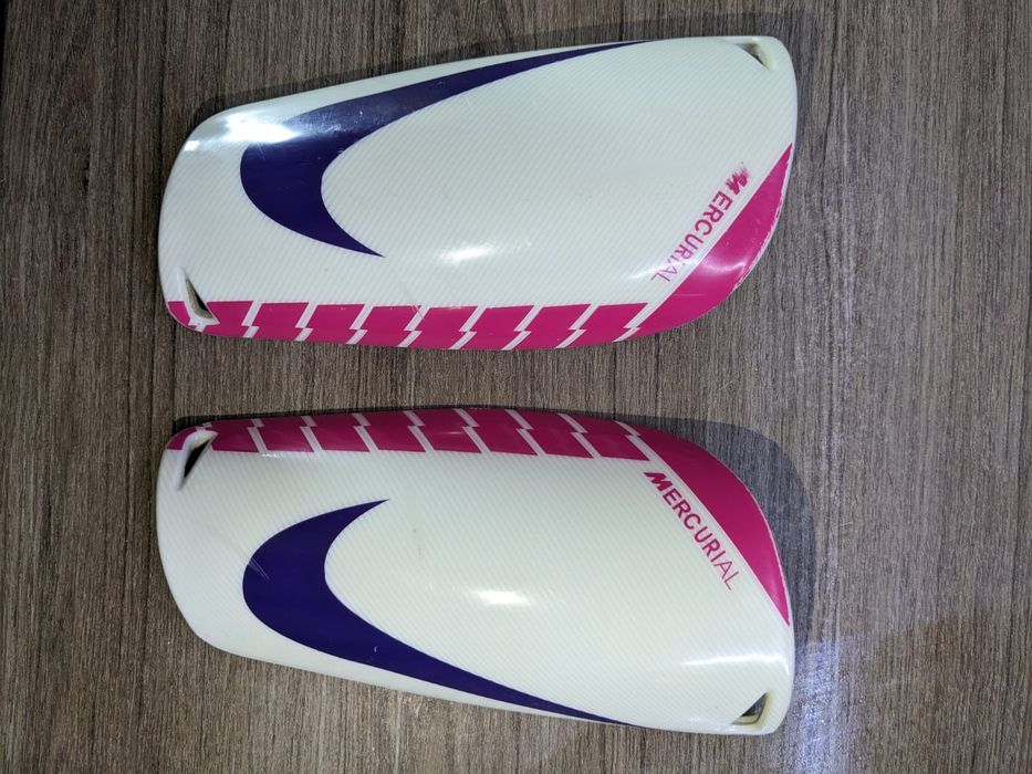 Футбольные щитки nike mercurial