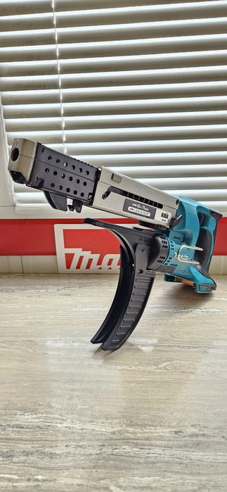 Makita Пушка за Гипсокартон DFR750
