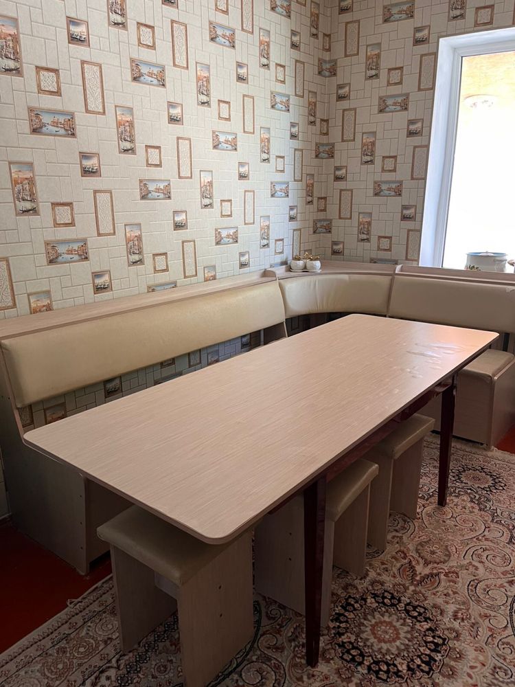 Продается    кухонный    уголок