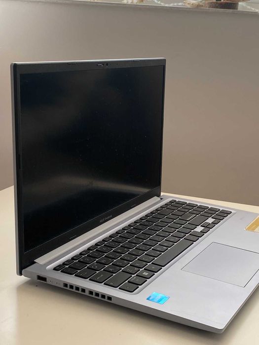Продавам лаптоп ASUS VIvobook