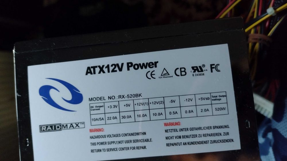 Carcasa, cooler Raidmax 120mm și Sursa raidmax 520w