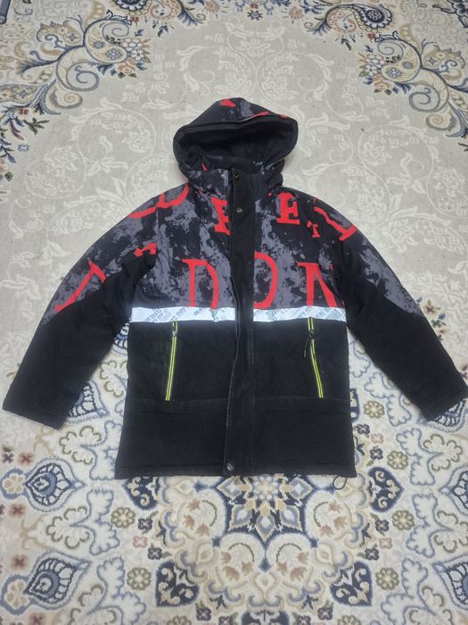 Продам зимнюю куртку на мальчика,  размер 44-46