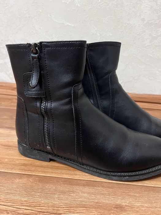 Продам осенние ботинки