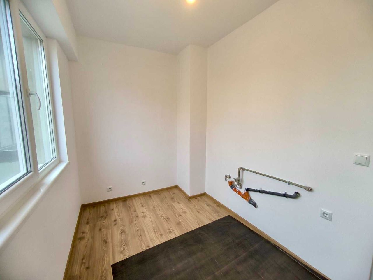 Продава се Двустаен апартамент в Разград, Лудогорие - 63 кв.м за 1012 €/кв.м - Снимка #3