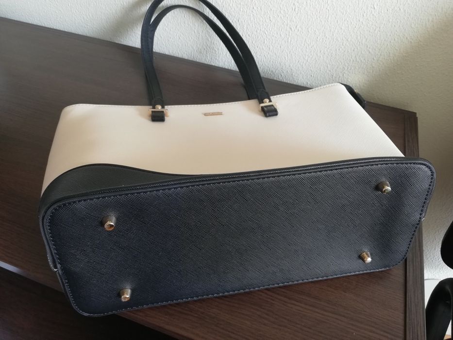 Дамска чанта за делник и празник