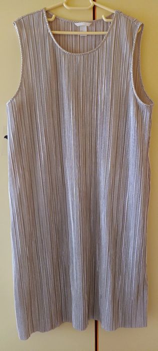 Rochie aurie in stare buna