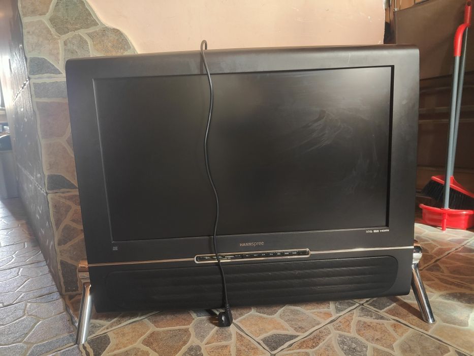 Vând Televizoare cu Soundbar Incorporat și telecomenzi