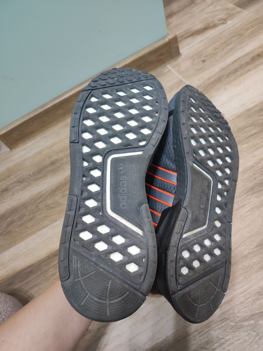 Adidas оригинални  NMD V3