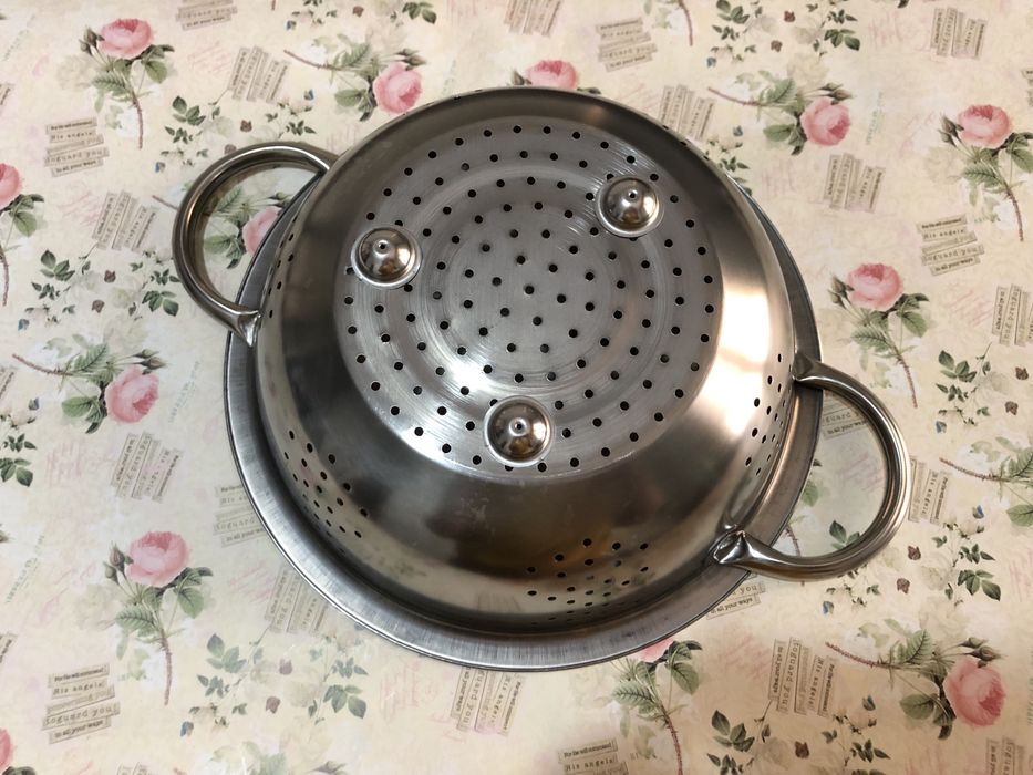 Дуршлаг из нержавеющей стали