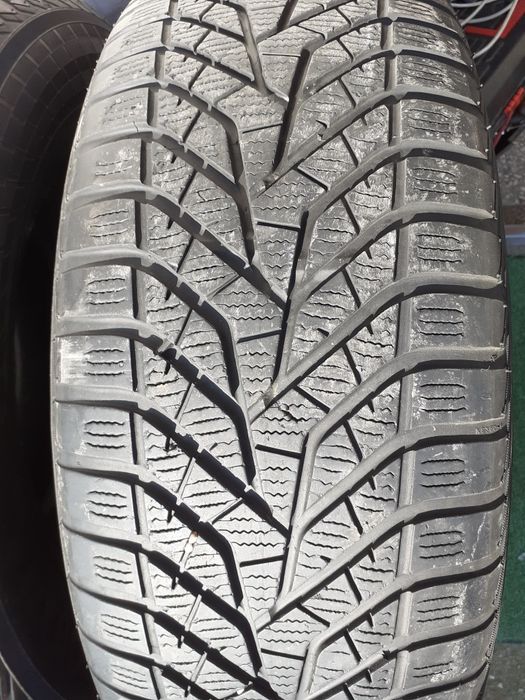 265/65/17,yokahama,8-9mm,dot 4216