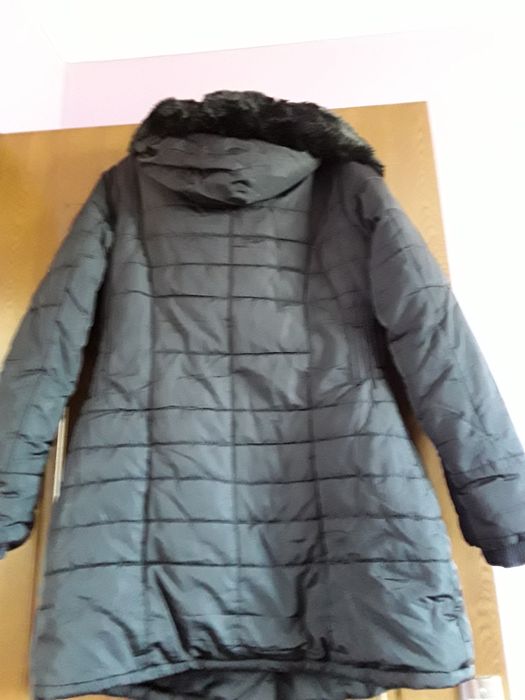 Vând Geacă Damă cu Glugă si Blăniță Mărimea XL