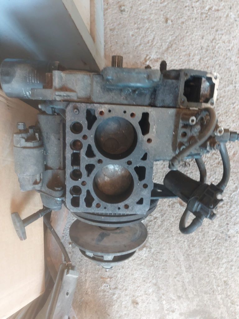 Dezmembrez motor axam 400