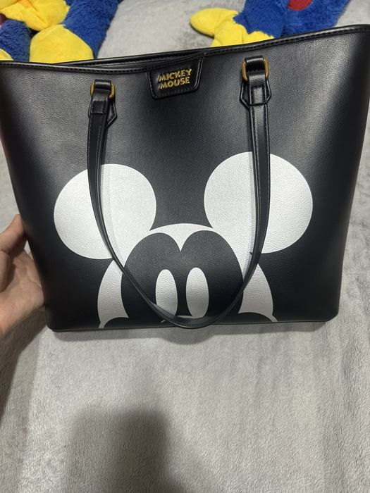 удобная и вместетительная сумка Mickey Mouse