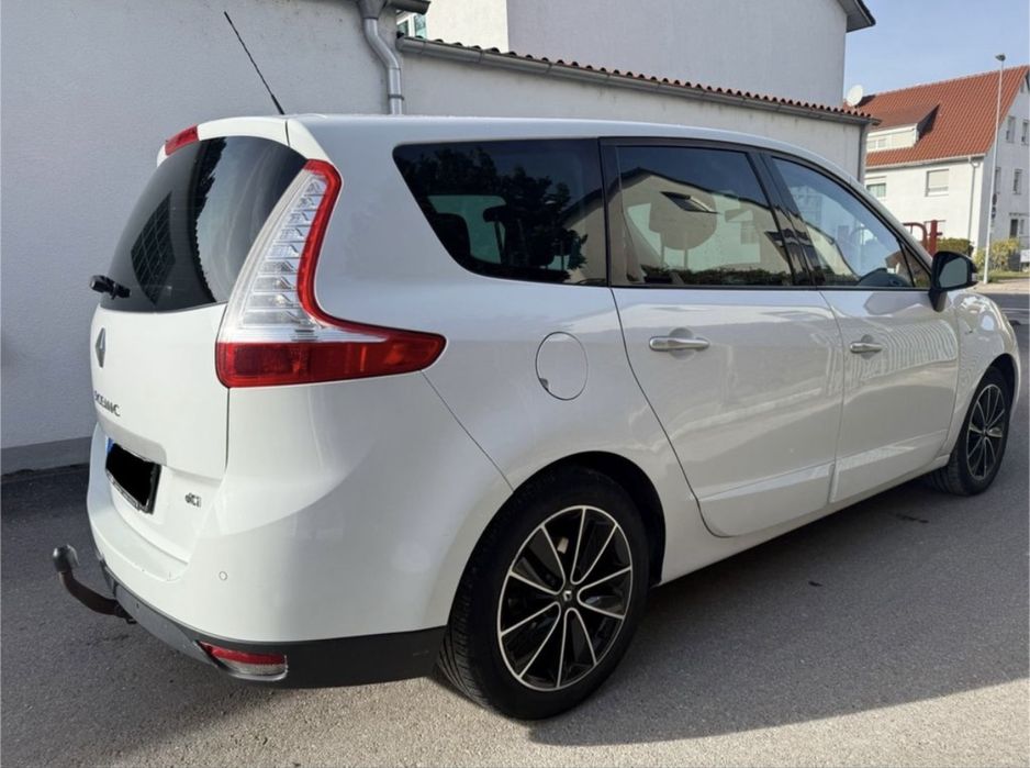Dezmembrez Renault Scenic 2011 1.9 euro 5