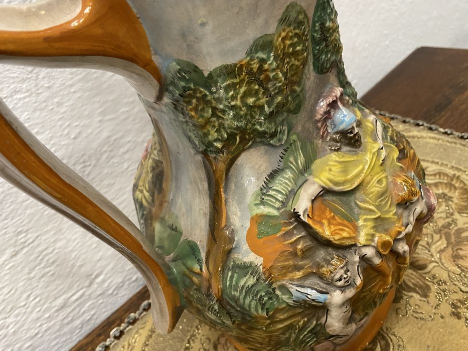 Порцеланова кана Capodimonte Италия с релефна украса