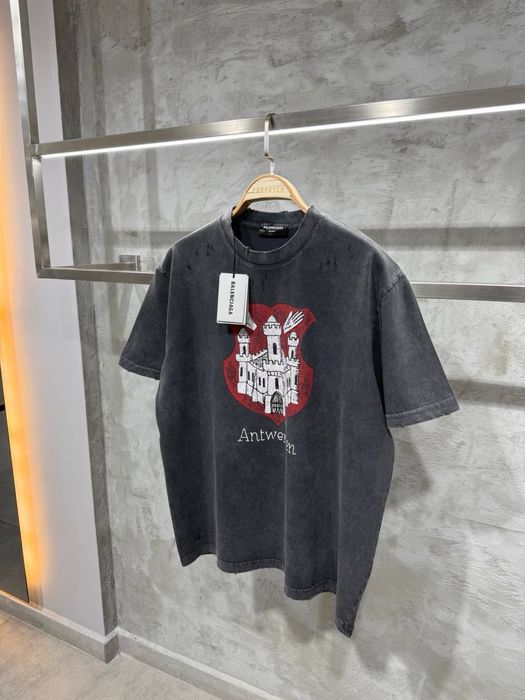 Tricouri balenciaga lichidare