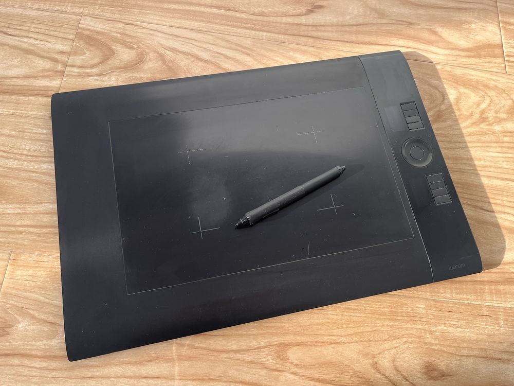 Продаю планшет Wacom IntusA4 L