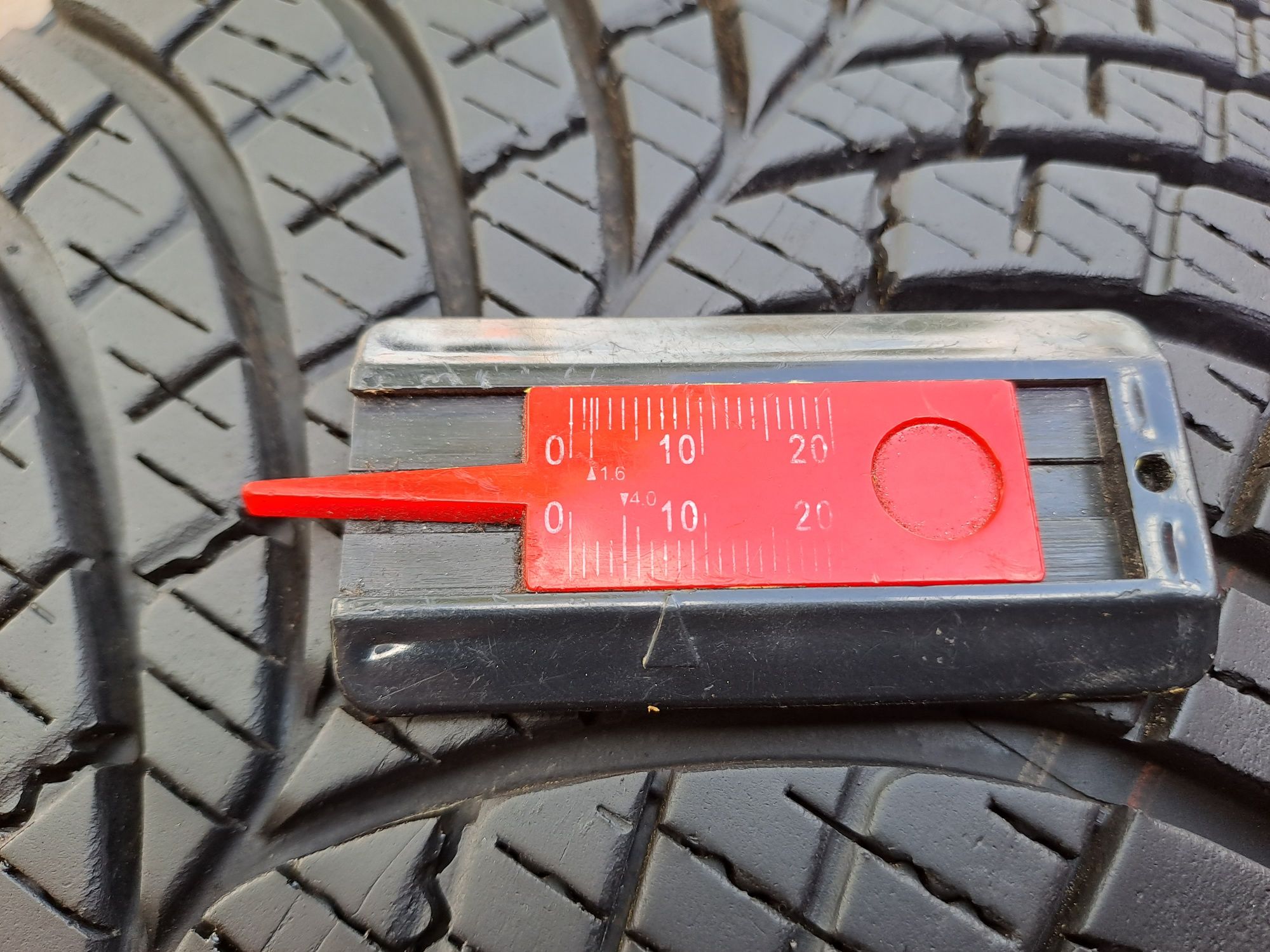 1бр. Почти Нова 195/45/16 Goodyear Vector 4Seasons (всесезонна)