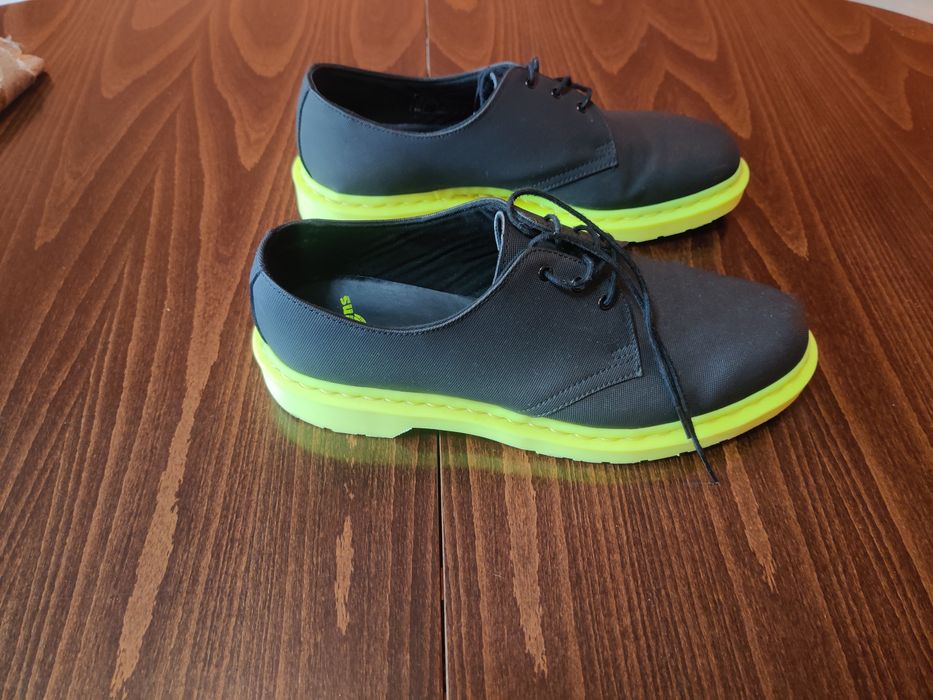 Dr. Martens обувки