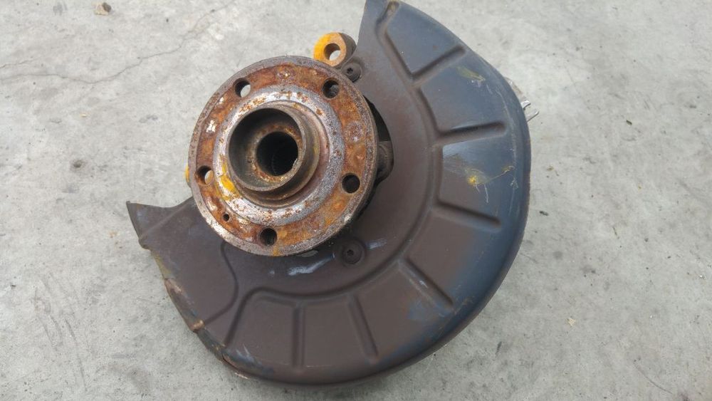 fuzeta stanga fata 2.0 tdi  audi a3 8p