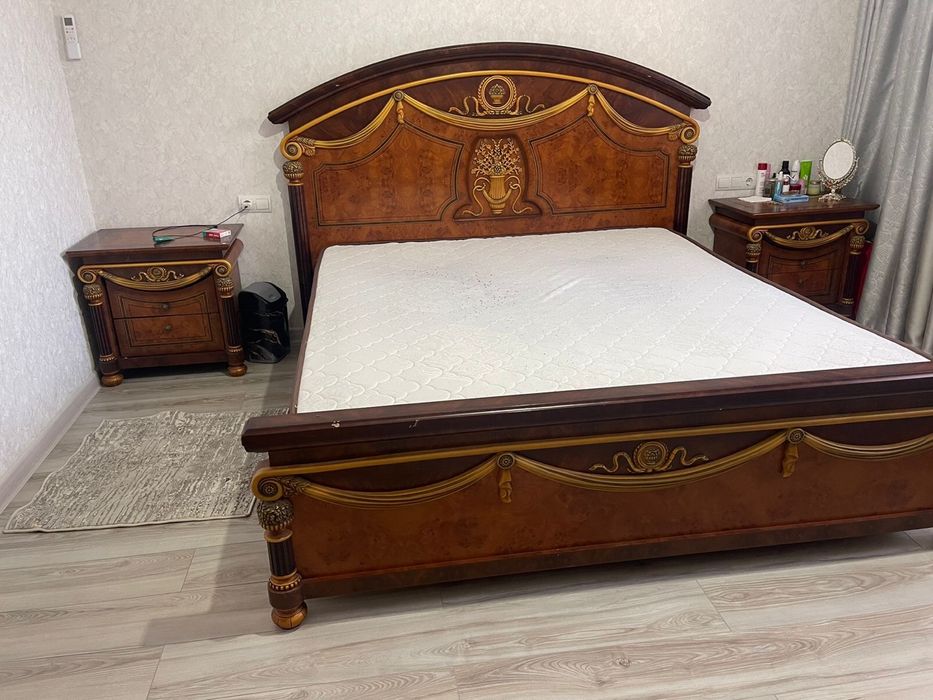 Продам 2х спальную кровать