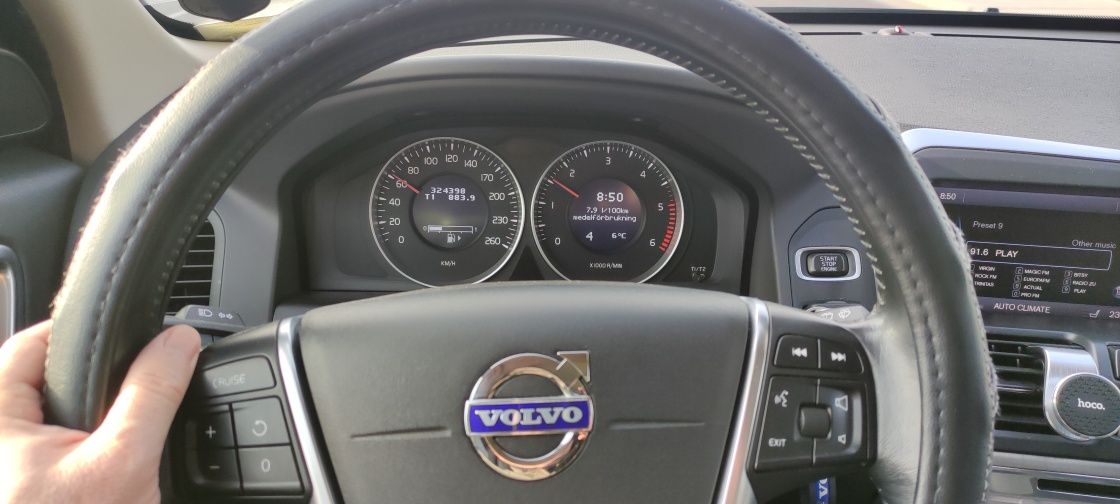 Vând Volvo XC60 2.0 2WD, manuală
