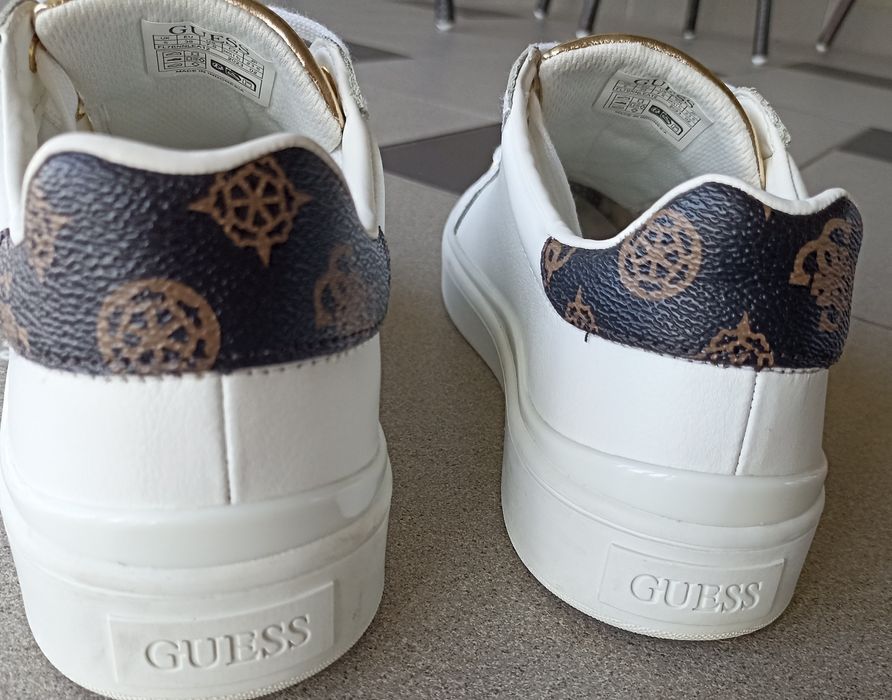 Дамски обувки Guess