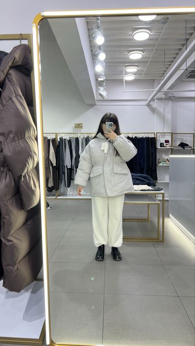 Продаю новую куртку, размер стандарт.