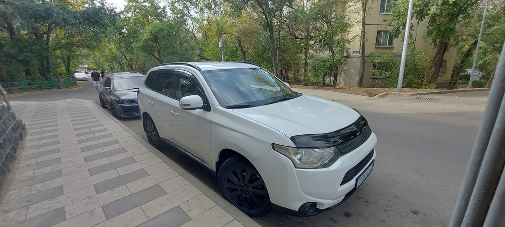 Mitsubishi Outlander 2013