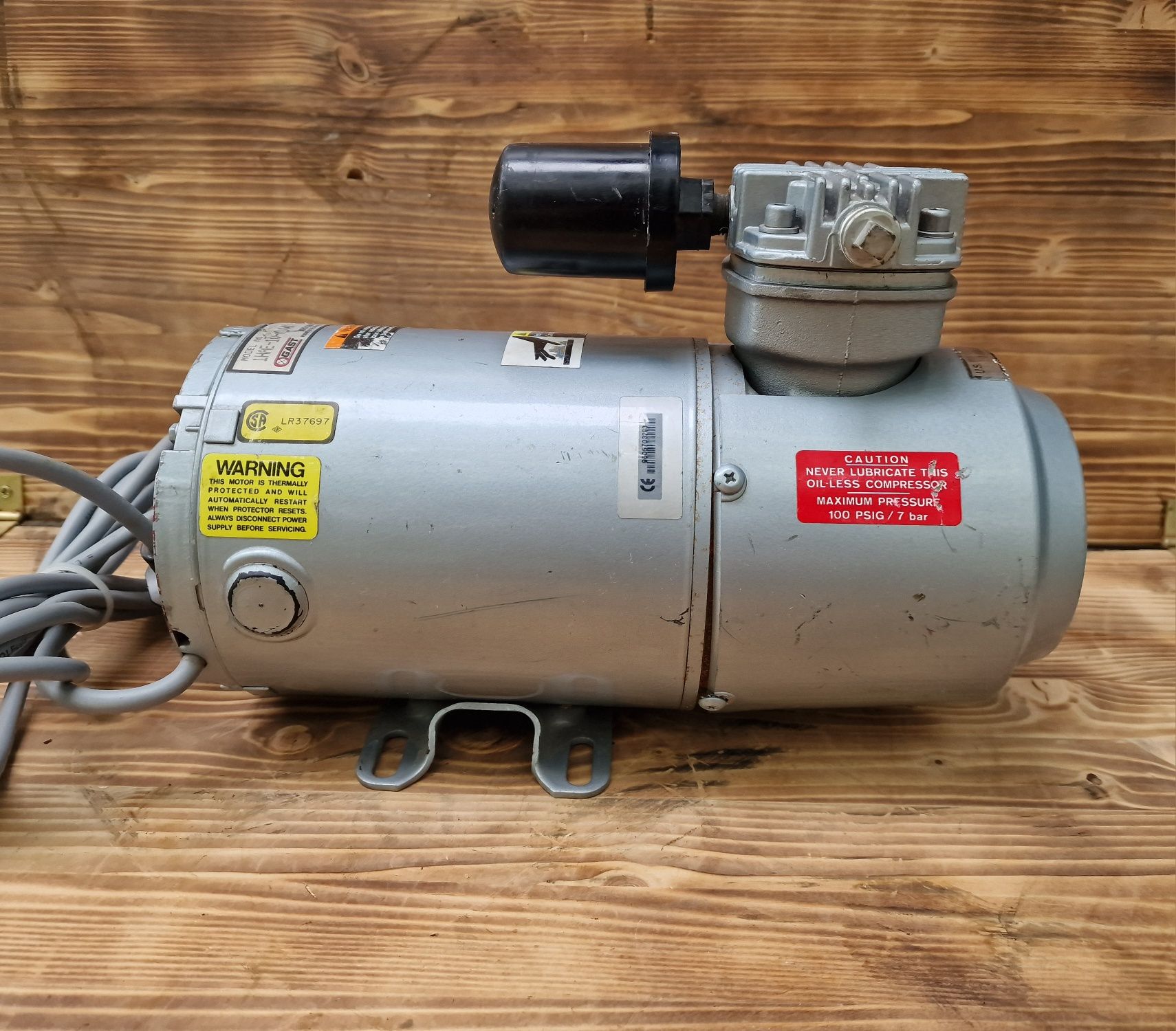 Compresor GAST, pompa vacuum, USA, aer uscat