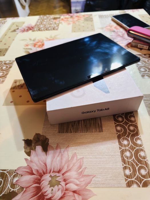 Таблет samsung A8