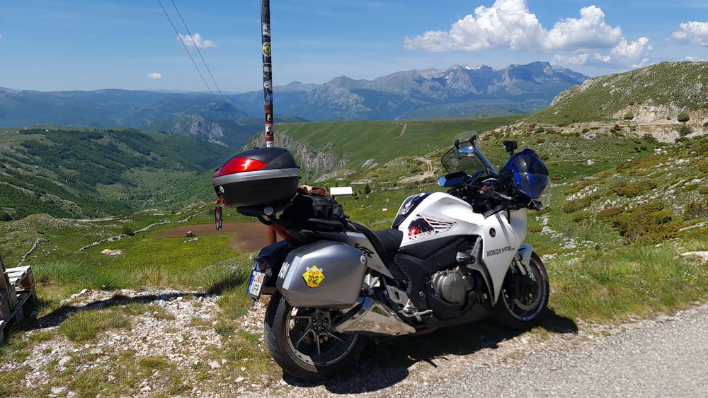 Vand Honda Vfr 1200 f din 2010 accesorizata full.