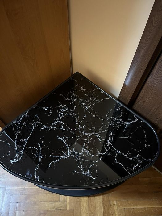 Ъглов ТВ шкаф – черен с мраморен плот