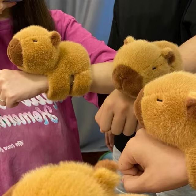 Плюшена играчка Капибара Гривна за ръка, Плюшена Капибара