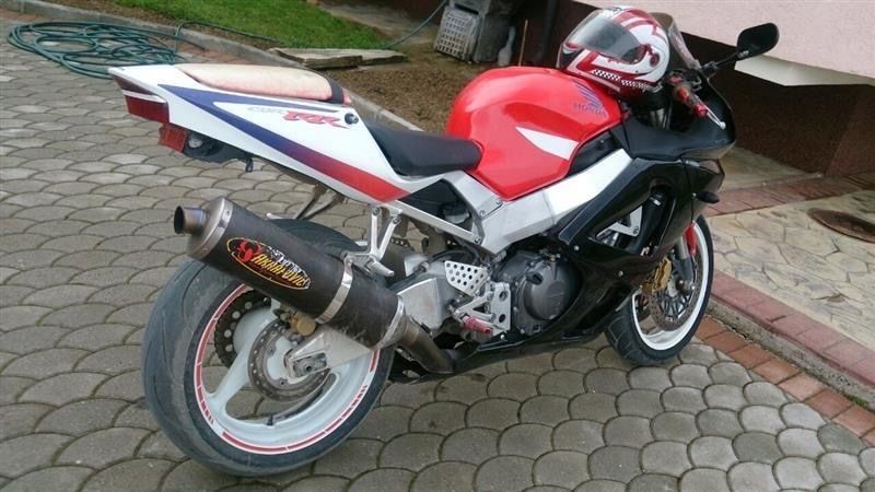 Honda CBR929RR и CBR954RR на части.