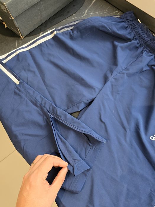 Pantaloni de trening Adidas de fâș L