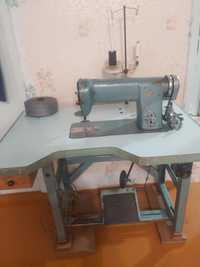 Продам швейную производственную машинку