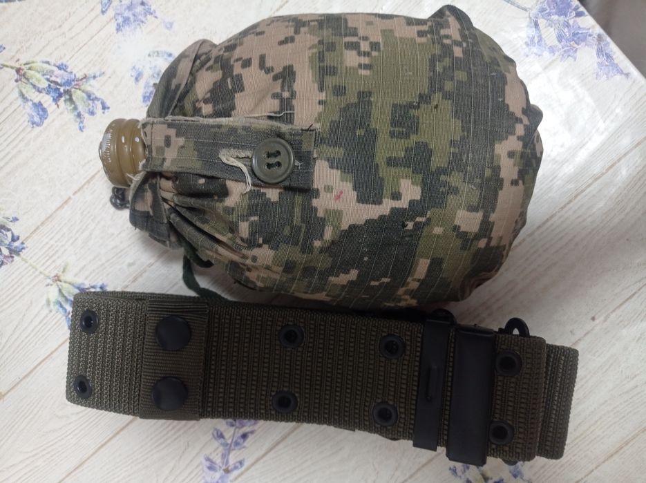 Продам военную фляжку с чехлом.
