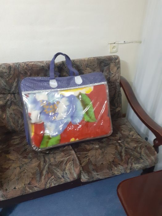 Продам одеяло синтетика 2000тг