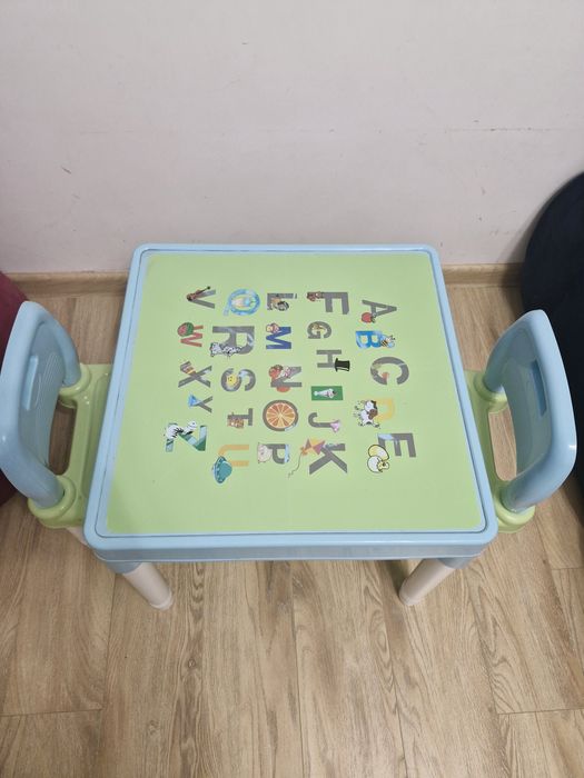 Set masa cu 2 scaune pentru copii